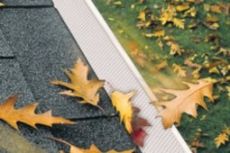 Keep Eavestroughs Clear All Year with Alu-Rex’s Gutter Protection Systems [Video]